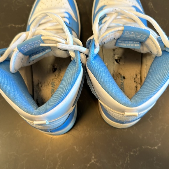 Nike UNC dunks from 2013 — patent leather, size 9.5 men’s - Picture 7 of 9